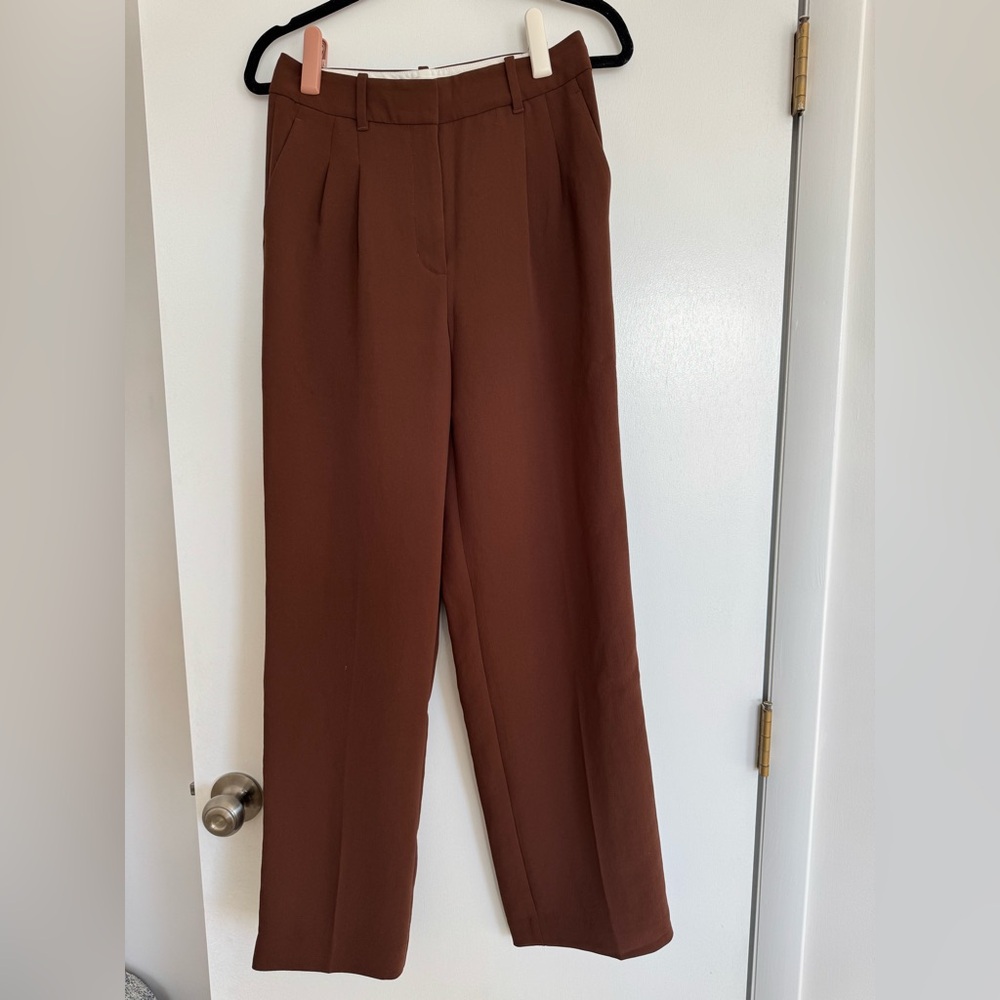 Aritzia The Effortless Pant Crepette in Brown